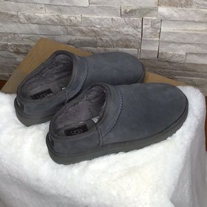 UGG Suede Classic Slipper